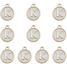 10 件珐琅 A-Z 字母锌合金吊坠套装 | 彩色 DIY 时尚珠宝制作配件 | 26 个字母项链手链工艺品吊饰 - 白色 - 查看 18