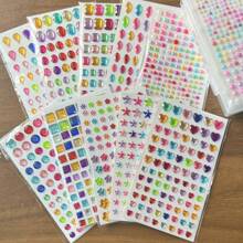 Set di 3/4/5/6/7/10 pezzi di adesivi con cristalli acrilici in diversi design 3D/stereoscopici come cuore, goccia d acqua, pentagramma, quadrifoglio, cerchio, fiore, delfino, farfalla, stella, loto, quadrato, perla, conchiglia, ananas, di dimensioni da 4mm a 30mm, gemme acriliche di alta qualità e brillanti