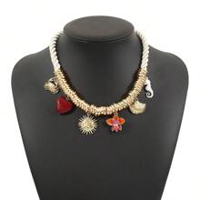 Mydear 1 Stück Halskette mit Ozean-inspirierten, mehrfarbigen Anhängern wie Muscheln, Seepferdchen, Krabben, Herzen, Blumen und Sonne, geeignet für Frauen als Strandaccessoire im Sommer