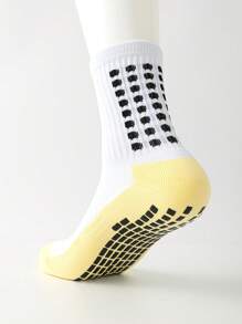 4 Pairs Mid Crew Sport Socks Non Slip Soccer Socks For Football Basketball Training, Running Athletic Outdoor Activities