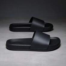 Sandales coulissantes souples et ajustables pour hommes grands formats, sans glissement. Chaussons d'extérieur confortables pour pieds larges en été - Noir - Voir 5