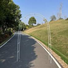 1 pieza Arco de jardín de metal negro - Estructura de acero resistente con diseño de enrejado, ideal para plantas trepadoras, rosas, verduras y enredaderas, decoración exterior perfecta para el Día de San Valentín, decoración de entrada al jardín | Estructura de jardín elegante | Marco de metal duradero, decoración de jardín, regalos para el cumpleaños de verano, bodas, regreso a la escuela, útiles escolares, decoración de habitaciones