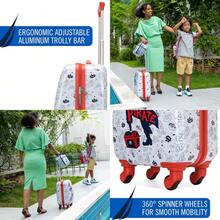 Maleta de viaje NAUTICA para niños - Maleta rígida de mano de 18" aprobada por aerolíneas con ruedas (Ataque de tiburón) - Pirata Ahoy | Set escolar de 5 piezas - Ver 2