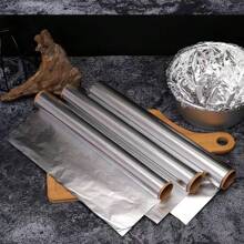 1 Rolle schweres, wiederverwendbares Aluminiumfolienbogen, erhältlich in Längen von 5m/10m/20m, hitzebeständig, ofenfest, Backfolie, wasserdicht, fettbeständig, hochtemperaturbeständig. Geeignet zum Verpacken, Lebensmittelkonservierung, Grillen, Backen, Dämpfen, Auskleiden von Grills/Pfannen, Herstellung von Reispäckchen, Mousse-Unterlagen und für das Auslegen des Ofenbodens zum Auffangen von Spritzern und Öl. Praktisch zum Tragen und Aufbewahren, nimmt wenig Platz ein. Hilft Feuchtigkeit zu bewahren und Hitze gleichmäßig zu verteilen, einfach zu reinigen.