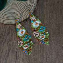 Brincos de borla com contas estilo boêmio feitos à mão AHAYA com pingente de miçangas, joias com design floral para mulheres, elegantes e fofas, adequadas para uso diário, festas, dia dos namorados, presente de Natal