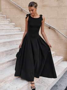 Robe longue évasée pour femmes grandes tailles avec laçage aux épaules et nœud papillon. Robe d'été sans manches, taille élastique ajustée. Robe décontractée pour vacances, sorties et port quotidien