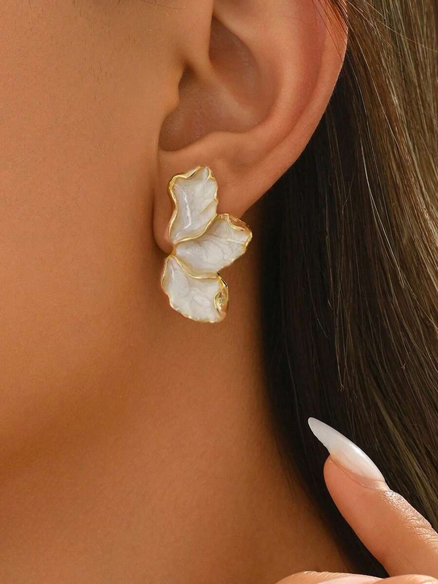 1 Pair Of Retro Elegant Pendant Large Flower Earrings - Exquisite Petal Design Women's Summer Party Vacation Jewelry Casual To Formal Clothing, Party Accessories | Oil Gloss Surface Resin Inlaid Zinc Alloy Hanging Earrings, Suitable For Daily Wearing And Gift Giving, April Birthday Stone, Novel Earrings, Petal Earrings - 白色 - 查看 1
