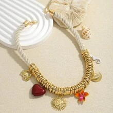 Mydear 1 Stück Halskette mit Ozean-inspirierten, mehrfarbigen Anhängern wie Muscheln, Seepferdchen, Krabben, Herzen, Blumen und Sonne, geeignet für Frauen als Strandaccessoire im Sommer