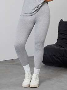 Un par de pantalones ceñidos de yoga para mujeres - Mallas adecuadas para todas las estaciones. Son cómodos, estilizantes y transpirables, perfectos para correr, yoga. Las mallas elásticas pueden dar forma y levantar el trasero. Son esenciales para deportes y acondicionamiento físico, y también son excelentes para el uso diario. Son muy elásticos y resaltan tu figura perfecta.