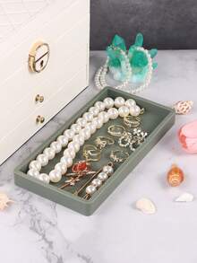 1 tavă pentru depozitarea bijuteriilor, capabilă să țină coliere, brățări, inele, cercei, unelte mici și cosmetice, potrivită pentru brățări cu mărgele, coliere, cercei, expuneri în magazin sau acasă