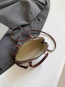 Túi đeo chéo hai quai có khóa kéo, thiết kế đơn giản, chất liệu da PU màu trơn, túi xách tay cầm phía trên tiện dụng. - Nhiều màu - Xem 7