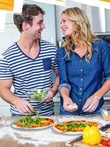 1 pièce Grille à pizza, Plaque à pizza en aluminium, Plat à pizza rond pour pizza, Ustensile de cuisine en maille anti-adhésive pour four, barbecue. Idéal pour les pizzas maison, les anniversaires et les fêtes, les indispensables de la cuisine des fêtes. Article de cuisine durable.