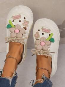 Damen 3D Blumen verzierte Slip-On Bade-Sandalen, niedliche geschlossene Zehen Schnür-Mules geeignet für Zuhause, Outdoor, Strand-Outfit