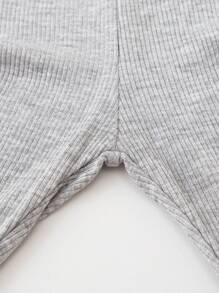 4 piezas Mallas capri para niñas de verano de algodón elástico con rayas verticales de unicolor, pantalones cortos suaves para uso diario