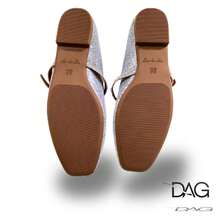 Sapatilha Feminina Bico Quadrado Glitter Prata – Leve, radiante, charmosa, sofisticada, envolvente, expressiva.