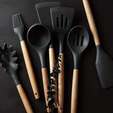 Set di 7 utensili da cucina in silicone con impugnature in legno - Utensili da cottura antiaderenti e resistenti al calore, perfetti per l'uso domestico e in ristorante - Ideali per le vacanze come Ognissanti, Natale, San Valentino, Ringraziamento, Festa della Mamma