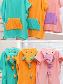 1 Pc Dinosaur Design Bath Towel For Children, Baby Kids Cloak Towel With Cape, Boys And Girls' Absorbent Bathrobe, Swimming Beach Hooded Towel,Best Gift For Children's Day