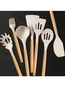 Set di 7 utensili da cucina in silicone con impugnature in legno - Utensili da cottura antiaderenti e resistenti al calore, perfetti per l'uso domestico e in ristorante - Ideali per le vacanze come Ognissanti, Natale, San Valentino, Ringraziamento, Festa della Mamma