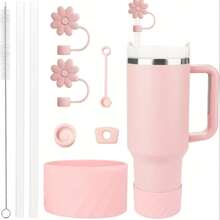 Accesorios compatibles con la Copa : 2 tapas de pajitas con flores, 3 tapones a prueba de derrames de silicona para el vaso de 40 onzas con tapa y asa, 2 fundas protectoras de silicona para la pajita y 1 cepillo, suministros de regreso a la escuela