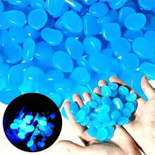 1 pieza (100 piezas) Piedras artificiales luminosas que absorben la luz del día como un mensajero misterioso y brillan soñadoramente por la noche. Apropiadas para estanques, patios, senderos de Halloween, callejones exteriores y patios de grava.