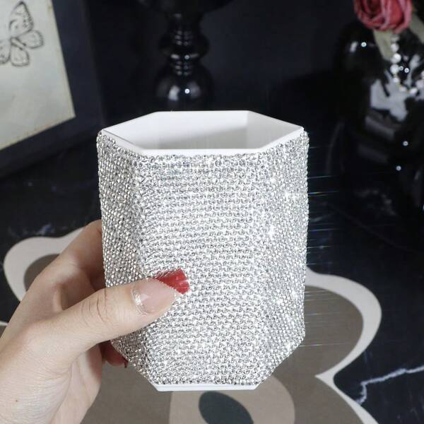 1pc White Luxury Crystal Rhinestone Decor Desktop Pen Holder, Creative Clay Glue Rhinestone Decor Makeup Brush Organizer, Fashionable Beauty Tool,For Holiday Beach, Bathroom Collection, Bedroom Collection, Large Capacity