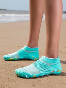 ZVB Couple's Aqua Shoes, Suitable For Barefoot Lovers, Soft Sole Women's Beach Shoes For Swimming, Diving, Outdoor Quick Drying Summer Sandals, Fishing Water Shoes, Non-Slip, Breathable - Green - View 2