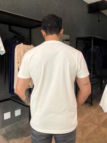T-shirt Básica Masculina 100% Algodão | Camiseta Casual de Malha Penteada Fio 30.1 | Conforto e Estilo para o Dia a Dia - Off - Visão 6