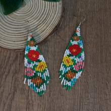 Brincos de borla com contas estilo boêmio feitos à mão AHAYA com pingente de miçangas, joias com design floral para mulheres, elegantes e fofas, adequadas para uso diário, festas, dia dos namorados, presente de Natal