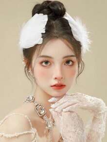 1 音乐节装扮甜美少女羽毛珍珠鸭嘴夹时尚节日风侧脸高级感发夹女头饰蕾丝喇叭领