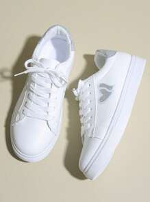 Women's White Heart Shaped Casual Flat Shoes, Fashion, Comfortable, Versatile, Won't Hurt Feet