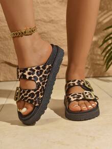 1 par de sandalias con estampado de leopardo, estilo colegial bohemio, con hebilla y suela gruesa para la playa, sandalias de plataforma de verano para uso casual al aire libre