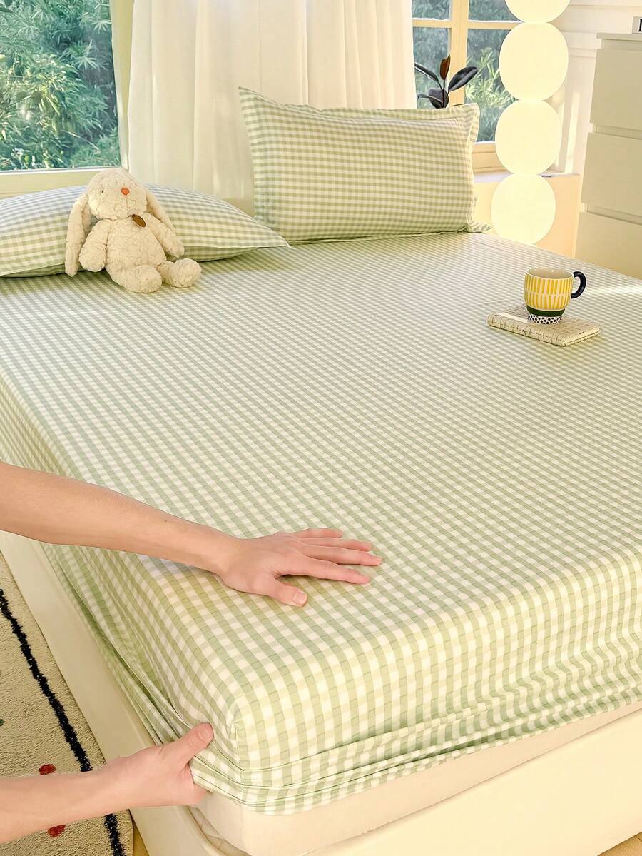 3 PiecesFitted Sheet Set, Checkered Pattern, Soft & Comfortable Bedding, Includes 1 Fitted Sheet And 2 Pillowcases, No Filling, Suitable For Dorm, Bedroom, Multiple Sizes Available