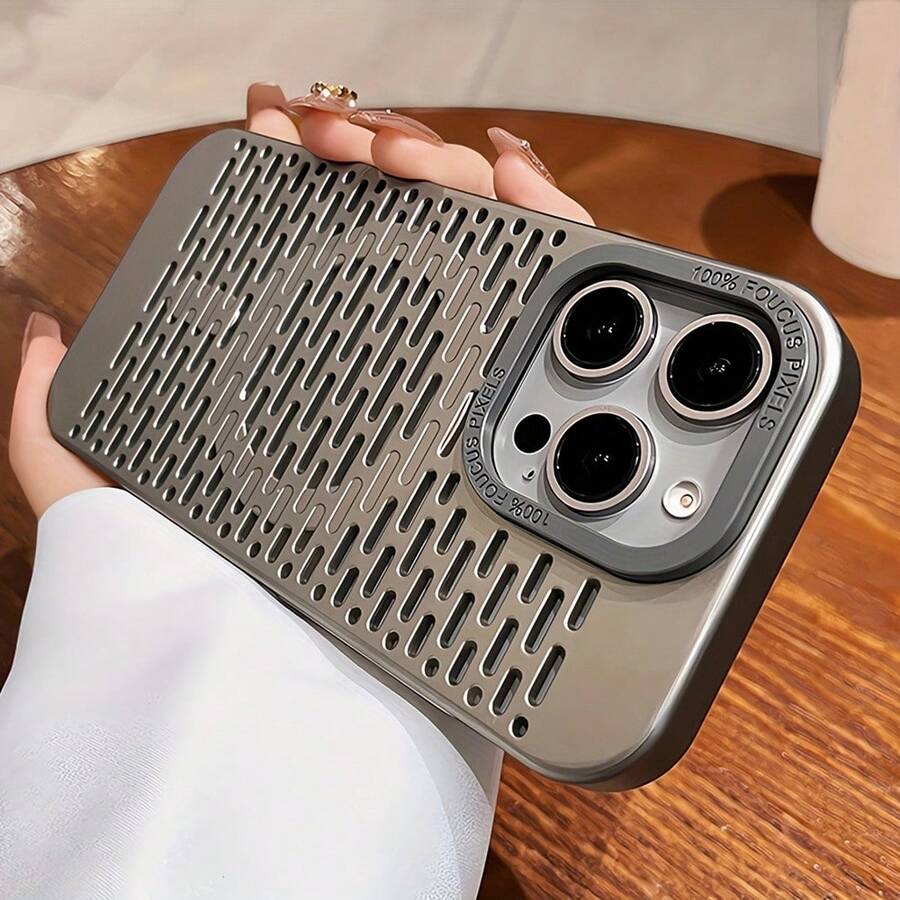 【新たに登場したもの】高級冷却電話ケース、i Phone 16、15、14、13、12 Pro Max用に設計された、通気性のある穴が特徴のソリッドカラーのケース。熱放散と衝撃防止の保護を提供し、装甲バンパー裏面カバー付き。 - シルバー - チェックする 1