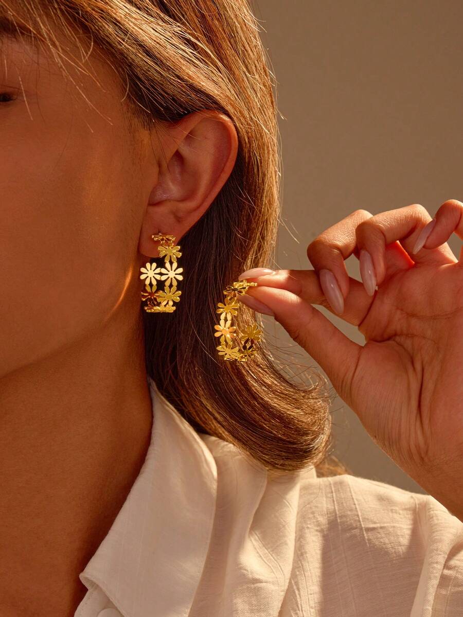 一对镂空金 C 形花形耳环，简约而时尚，展现风格和独特魅力 - 金色 - 查看 1