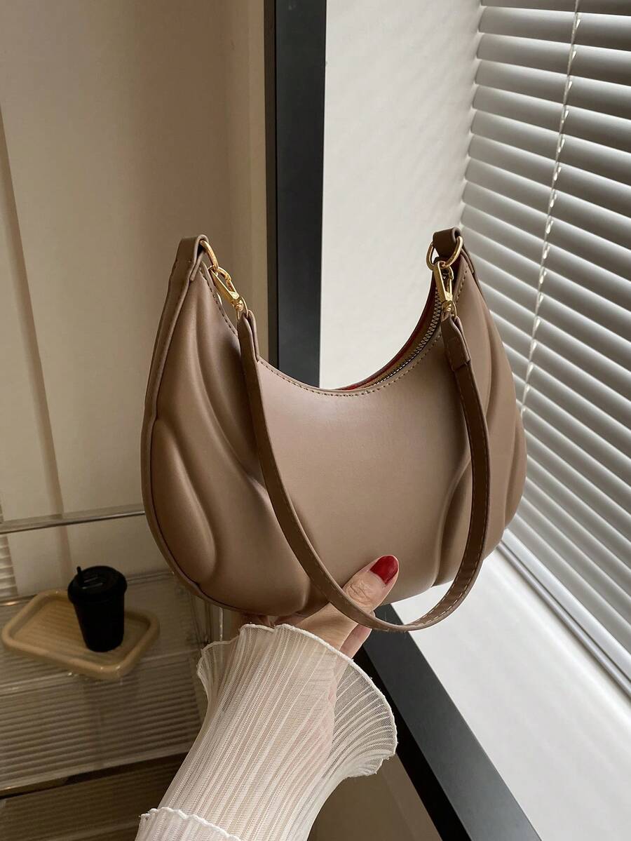 2025新款时尚奢华月亮形棒球包