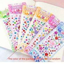 Set di 3/4/5/6/7/10 pezzi di adesivi con cristalli acrilici in diversi design 3D/stereoscopici come cuore, goccia d acqua, pentagramma, quadrifoglio, cerchio, fiore, delfino, farfalla, stella, loto, quadrato, perla, conchiglia, ananas, di dimensioni da 4mm a 30mm, gemme acriliche di alta qualità e brillanti
