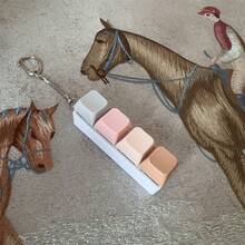 1 件缓解压力的键盘钥匙扣 - 具有音效的减压玩具，具有缓解压力的作用，并且具有明亮美丽的马卡龙色。外观、颜色和设计都非常吸引人，非常适合派对礼物和礼物，也非常适合赠送给朋友 - 彩色 - 查看 10