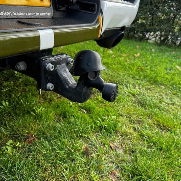 1 Stück abschließbare Anhängerkupplung Abdeckkappe - Schwer-belastbarer Staub- und Rostschutz für 2"/1-7/8" Zugösen, Universelle Passform LKW/Wohnmobil Zubehör (wetterfestes ABS Schwarz)