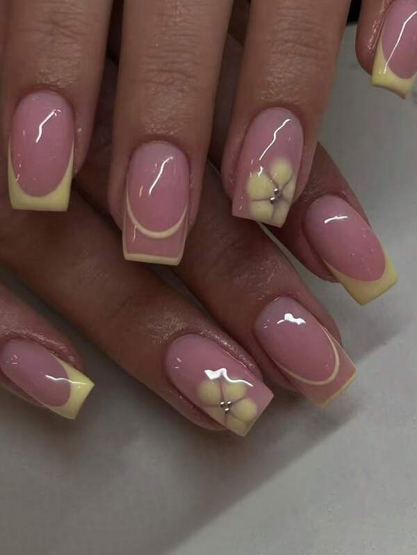 24Pcs Short Square Yellow Flower French Nails Tip Acrylic Press On Nails Short With Rhinestones Design Fit Perfectly Fake Nail Set , Include:1Pc Jelly Glue And 1Pc Nail File, Valentine Nails For Women And Girls Daily Life And Party Use Nail Supplies Nails