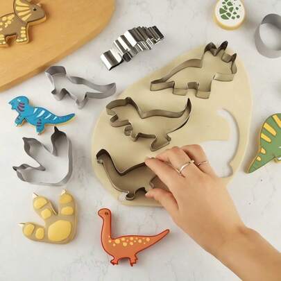 8pcs/Set Dinosaur Cookie Cutter Set, Including Triceratops, Dinosaur Egg, Dinosaur Footprint, Spinosaurus, Tyrannosaurus Rex, Kids Dinosaur Baking Mold, Dinosaur Party Supplies