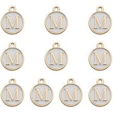 10 件珐琅 A-Z 字母锌合金吊坠套装 | 彩色 DIY 时尚珠宝制作配件 | 26 个字母项链手链工艺品吊饰 - 白色 - 查看 9