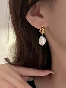 1 Pair Of Knotted Pearl Minimalist Stylish And Elegant Imitation Pearl Pendant Earrings Elegant Luxury Design Earrings With A Simple Drop Design, Perfect For Parties And Multi-Functional Gifts For Women