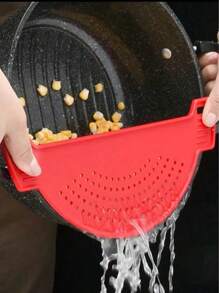1 pièce Passoire à clip, égouttoir en plastique, passoire en forme de demi-lune, filtre alimentaire, convient pour les pâtes, les légumes, les fruits. Accessoire de cuisine pour évier, s'adapte à tous les pots et bols