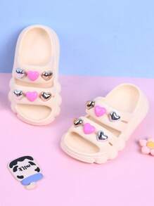 1 paio di sandali per bambine con decorazione a cuore, antiscivolo, scarpe estive con fori da indossare all'aperto, ciabatte da spiaggia