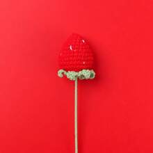 8pcs Handmade Crochet Strawberry Flower Bouquet, Red & Pink, Suitable For Home Decor, Holiday Decor, Valentine's Day & Birthday Gifts, Creative Present