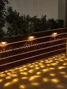 1/2/4 Pezzi Luci Solari per Recinzione, Luci per Pedana, Luci Solari da Parete, Luci Solari da Parete per Esterni, Luci LED Bianche per Giardino, Casa, Patio, Cortile, Garage, Campeggio, Decorazione per Feste di Ognissanti e Natale