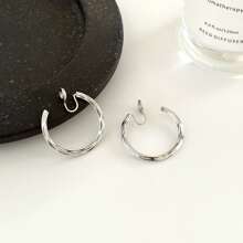 1 par de pendientes circulares de metal estilo básico y de moda con mosquitos clip-on (sin perforación requerida)