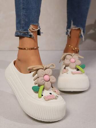 Women's 3D Flower Adorned Slip-On Beach Sandals, Cute Closed Toe Lace-Up Mules Suitable For Home, Outdoor, Beach Wear