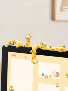 4 Computer Decorations, Giraffe Creative Design, Lying Pendant, For Office, Computer Decorations, Desktop Decorations, Car Control Screen, Campus, Bedroom, Living Room, 4 Cute Giraffe Styles