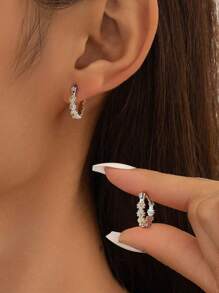 1 par de elegantes pendientes de margaritas pequeñas de plata de ley 925, elegantes pendientes para mujer, joyería fina para mujer, regalo de fiesta, uso diario